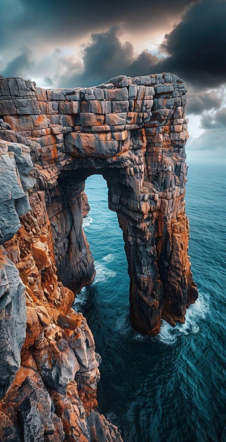 Piedra Rocosa sobre el Mar